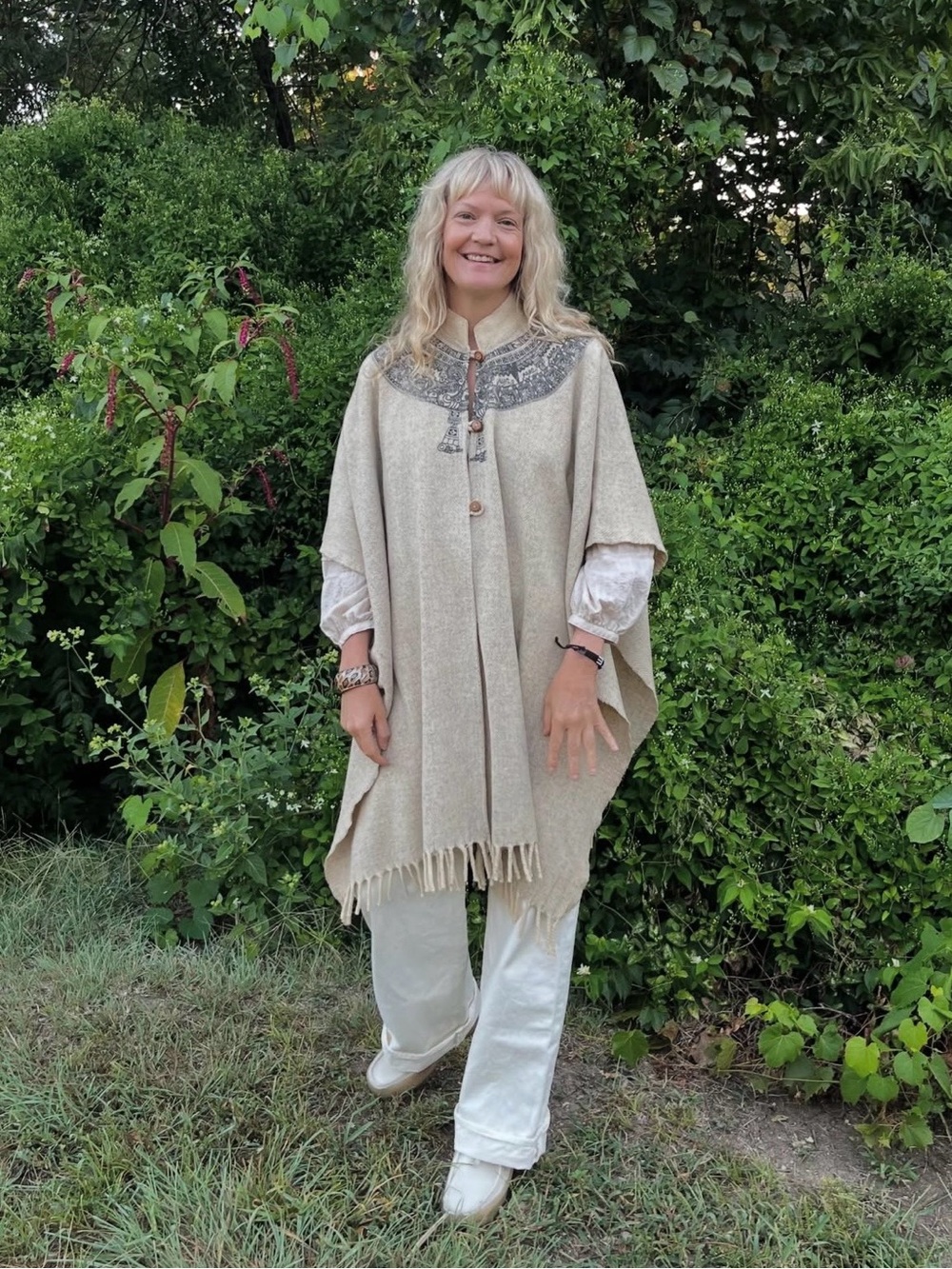 Vintage Cream Wool Mandarin Collar Poncho - Picture 2 of 4
